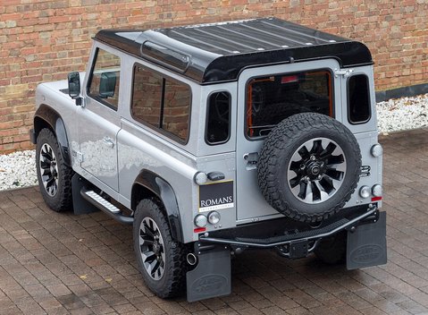 Land Rover Defender 90 Works V8 70th Edition 9