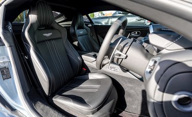 Aston Martin V8 Vantage 12