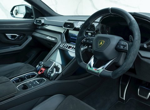 Lamborghini Urus 9