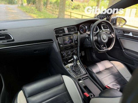 Volkswagen Golf 2.0 Golf R DSG 4WD 5dr 21