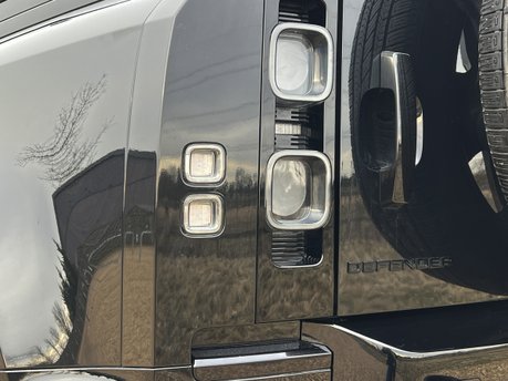 Land Rover Defender V8 22