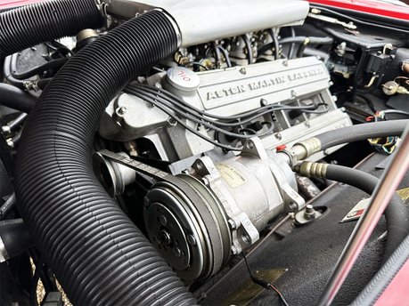 Aston Martin V8 VOLANTE 80