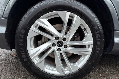 Audi Q7 TDI QUATTRO S LINE MHEV - ONE LADY OWNER  71