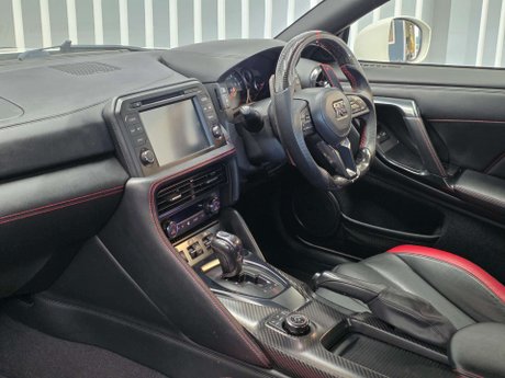 Nissan GT-R 3.8 V6 Recaro Coupe 2dr Petrol Auto 4WD Euro 6 (570 ps) 20