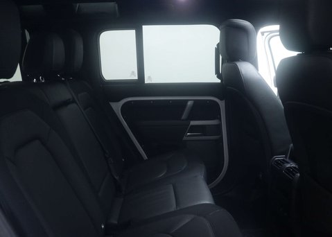 Land Rover Defender 3.0 Defender X-Dynamic HSE D300 MHEV A 4WD 5dr 65