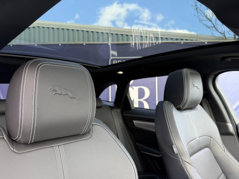 Jaguar F-Pace 2.0 D200 MHEV R-Dynamic SE Black SUV 5dr Diesel Auto AWD Euro 6 (s/s) (204 53