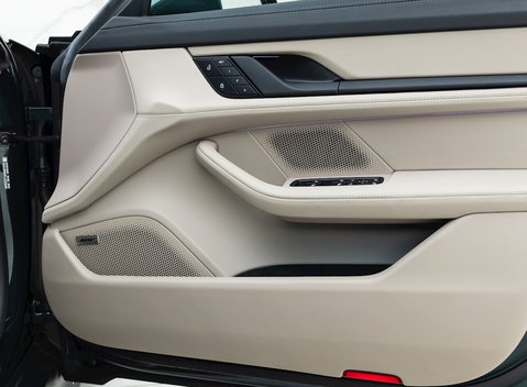 Porsche Taycan GTS Sport Turismo 23