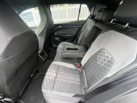 Volkswagen Golf R-LINE TDI DSG 50