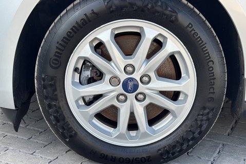 Ford Transit Connect 240 L1 Limited Panel Van - Rear Camera 30