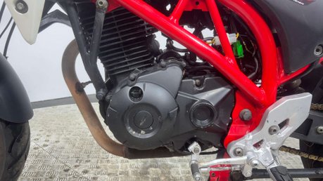 Sinnis RSX 2018 13K RUNNING PROJECT LEARNER BIKE SPARES OR REPAIR 125CC 28