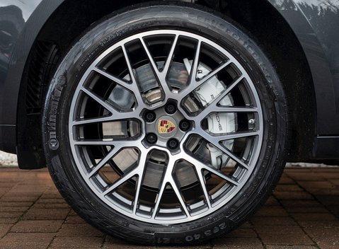 Porsche Macan Turbo 10