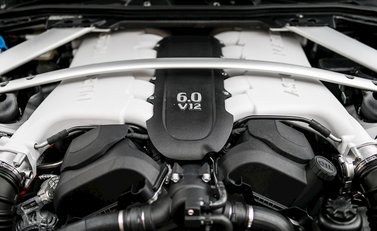 Aston Martin V12 Vantage S 25
