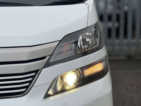 Toyota Vellfire GOLDEN EYES II V6 23