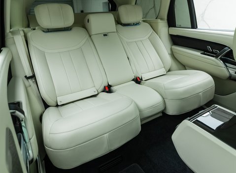 Land Rover Range Rover D350 AUTOBIOGRAPHY LWB 17