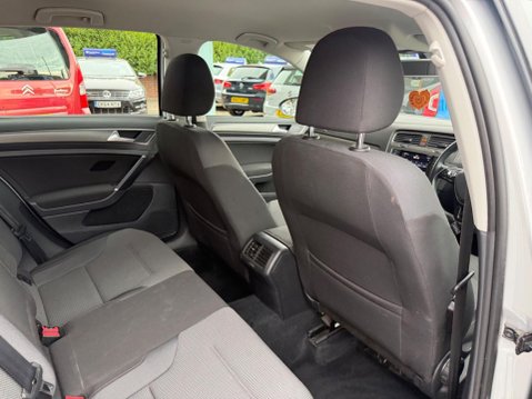 Volkswagen Golf 1.4 TSI BlueMotion Tech SE DSG Euro 5 (s/s) 5dr 22