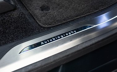 Land Rover Range Rover P550e AUTOBIOGRAPHY 30