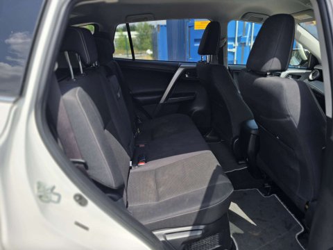 2016 Toyota RAV4 thumbnail 8