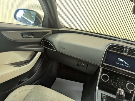 Jaguar XE 2.0 XE R-Dynamic S D Auto 4dr 51