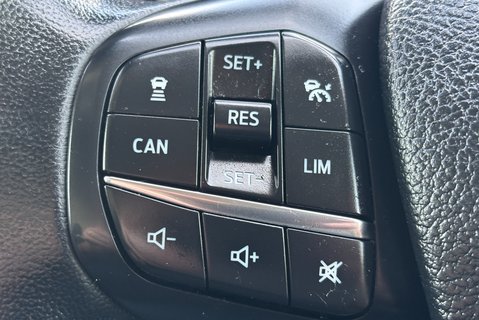 Ford Transit 310 L2 H2 Leader with Air Con / Sat Nav / Heated Seats 22