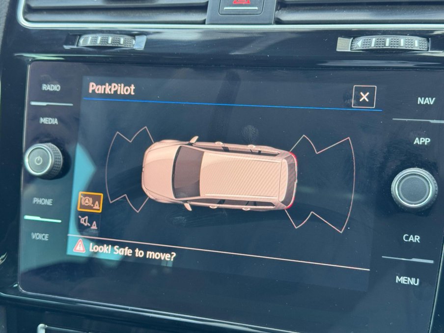 2018 Volkswagen Golf — image 16