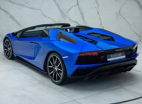 Lamborghini Aventador S LP 740-4 ROADSTER 15