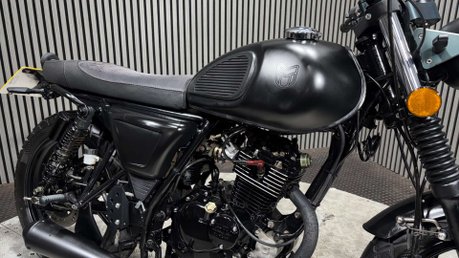 Mutt FSR 2021 ONLY 7K MODERN RETRO 125CC LEARNER BIKE LONG MOT 17
