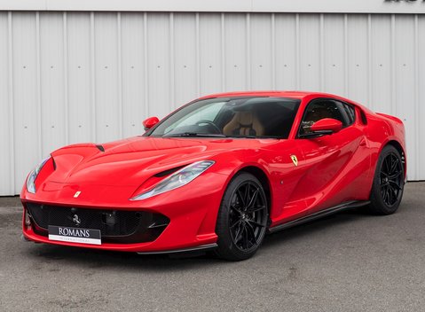 Ferrari 812 Superfast 6
