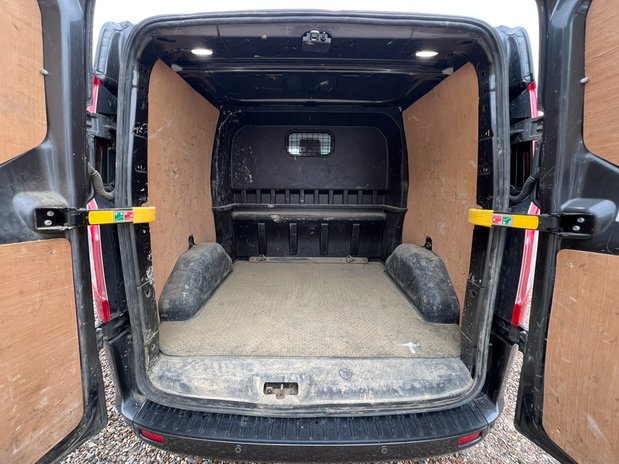 Ford Transit Custom Crew Cab SWB L1H1 Limited 300 CAT N Air Con Alloys Cam EURO 6 NO VAT 10