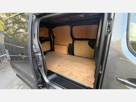 Vauxhall Vivaro L1H1 F2900 PRO S/S 35