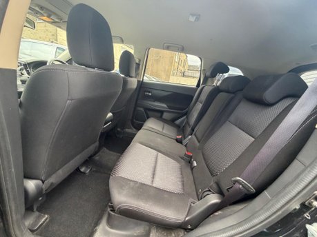 Mitsubishi Outlander DI-D 3 7