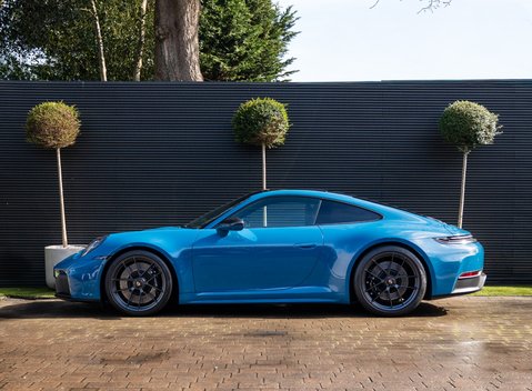 Porsche 911 Carrera 4 GTS (992.2) 3