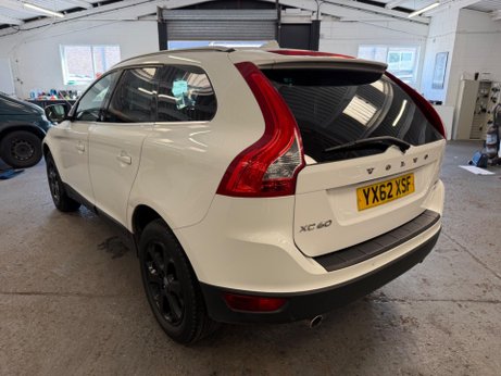 Volvo XC60 2.4 D4 SE Lux AWD Euro 5 (s/s) 5dr 3