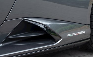 Lamborghini Huracan Spyder LP640-4 EVO 25