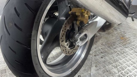 Honda VTR FIRESTORM 1997 ONLY 13K RUNS GREAT VERY CLEAN NEW MOT 1000CC VTWIN 8