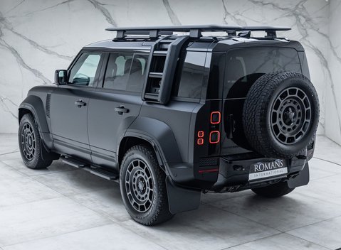 Land Rover Defender 110 OCTA Black 12