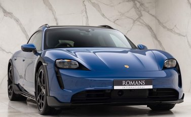 Porsche Taycan 4 CROSS TURISMO 2
