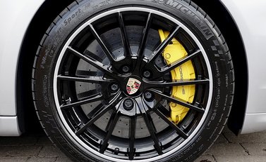 Porsche Panamera Turbo S 4
