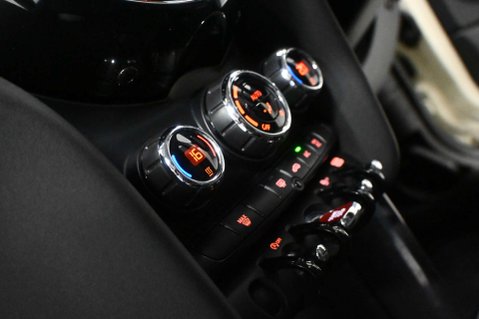Mini Hatch 1.5 Cooper Auto 5dr 41