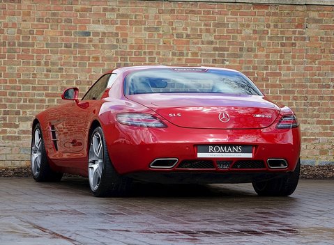 Mercedes-Benz SLS AMG 10