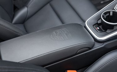 Porsche 911 Targa 4 (992) 36