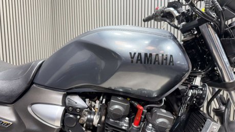 Yamaha XJR1300 RACER 2015 13K MOT MARCH 2027 WARRANTY MUSCLE BIKE 31