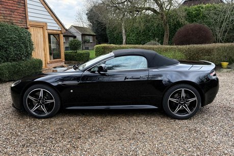 Aston Martin Vantage S V8 ROADSTER 12