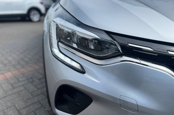 Renault Captur ICONIC 1.0 TCE 12