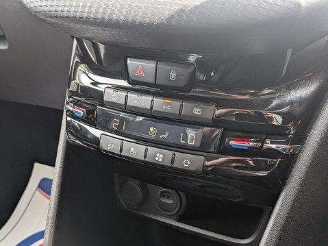 Peugeot 208 S/S TECH EDITION 23