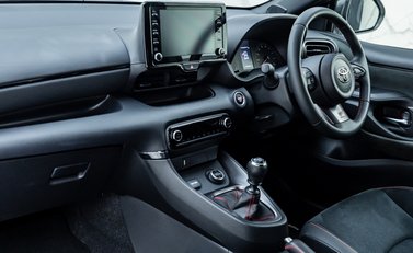 Toyota Yaris GR-Y CIRCUIT 20