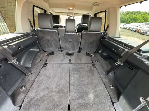 Land Rover Discovery 3.0 Discovery SE Tech SDV6 Auto 4WD 5dr 30