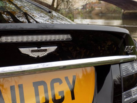 Aston Martin DBS 6.0 V12 Carbon Black Edition T-TronicII Euro 5 46