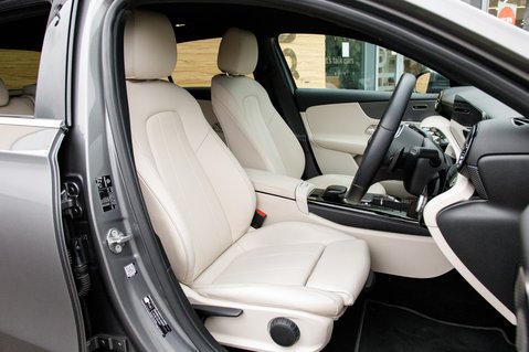 Mercedes-Benz A Class A 180 SPORT EXECUTIVE EDITION 34