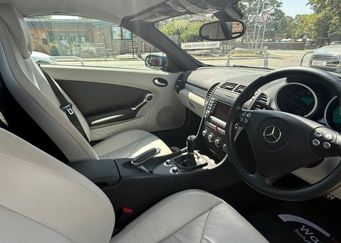 Mercedes-Benz SLK 1.8 SLK200 Kompressor Convertible 2dr Petrol Manual (209 g/km, 163 bhp) 32