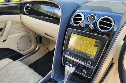 Bentley Flying Spur V8 25